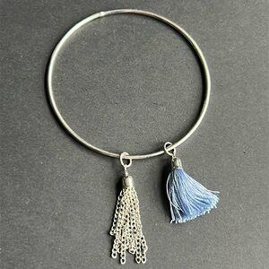 Women’s‎ vintage silver tone/blue tassel charm dainty bangle bracelet one size